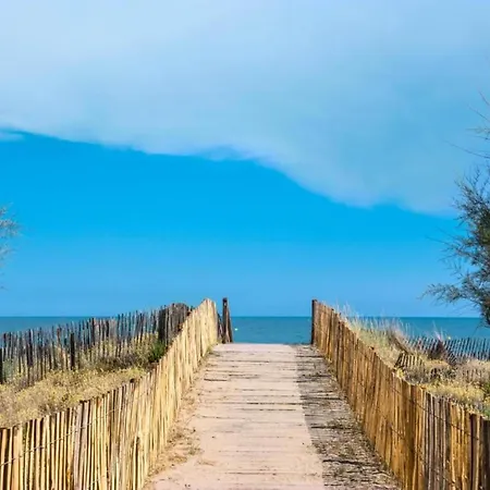 度假居 Family Near